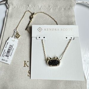 Limited edition Kendra Scott Elisa cat pendant in gold with black drusy stone